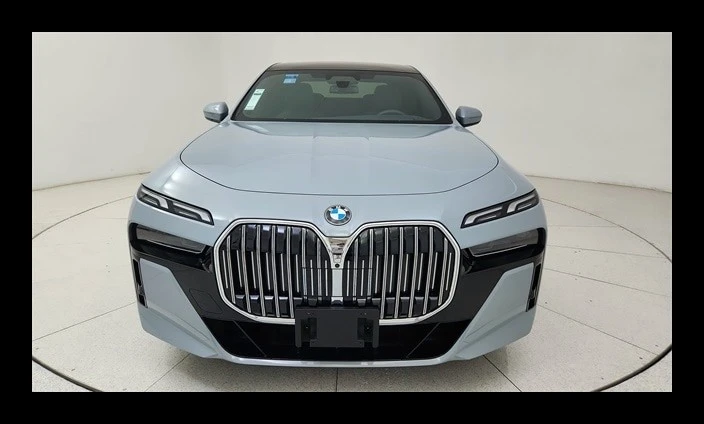 2024 BMW G70 7 Series - Image 3 of 12