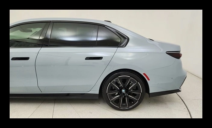 2024 BMW G70 7 Series - Image 10 of 12