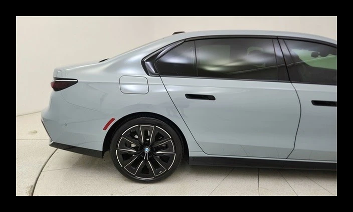 2024 BMW G70 7 Series - Image 12 of 12