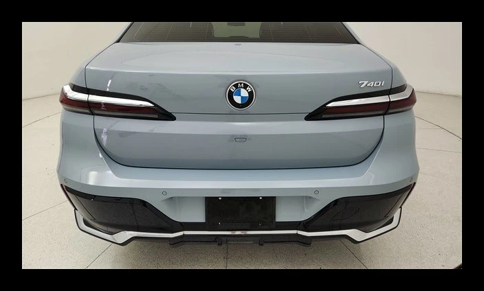 2024 BMW G70 7 Series - Image 11 of 12