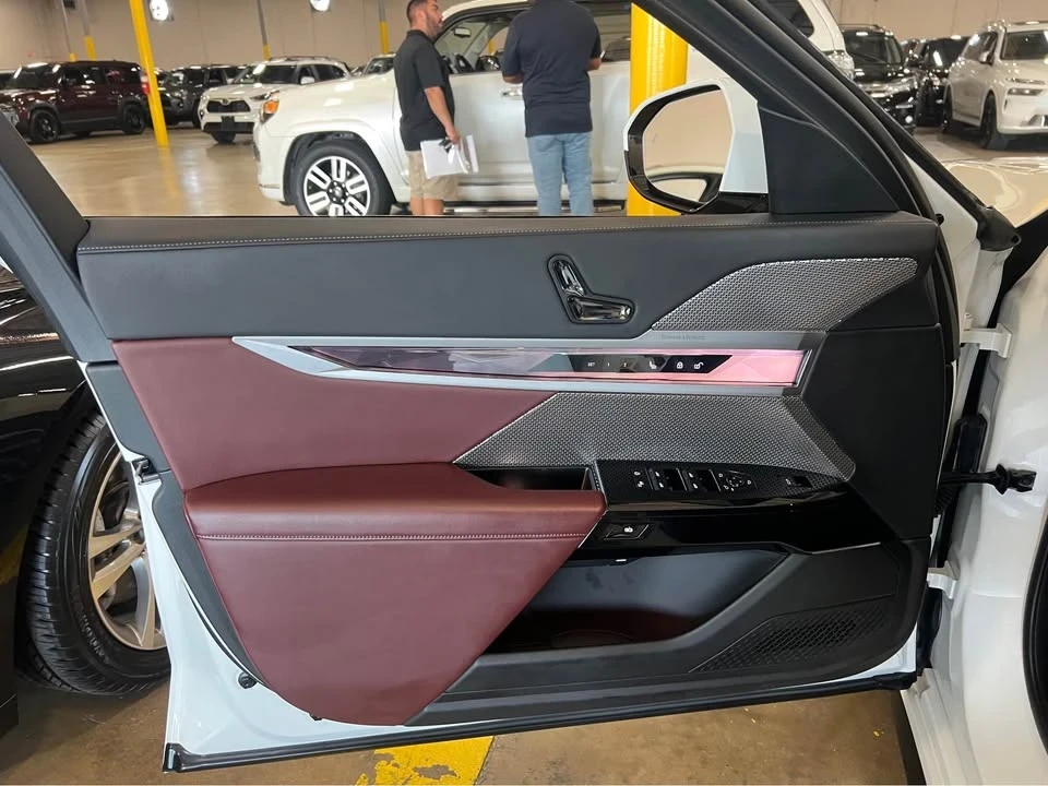 2024 BMW G70 7 Series - Image 9 of 17