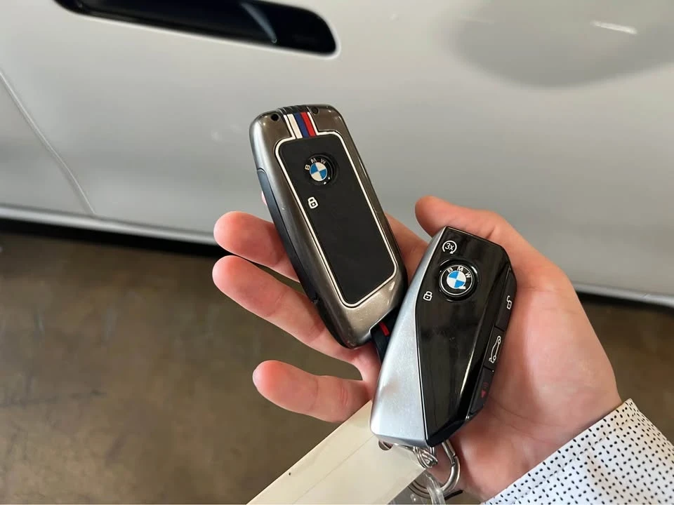 2024 BMW G70 7 Series - Image 2 of 17