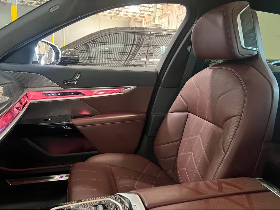 2024 BMW G70 7 Series - Image 17 of 17