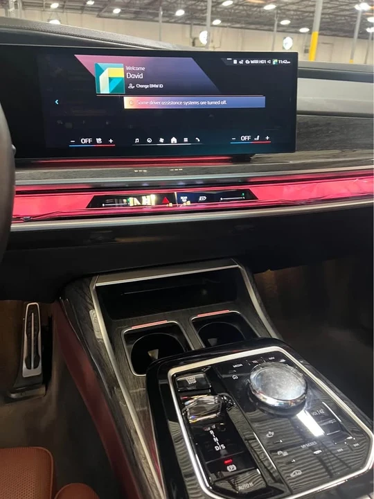 2024 BMW G70 7 Series - Image 16 of 17