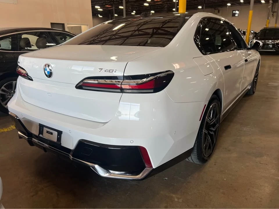 2024 BMW G70 7 Series - Image 8 of 17
