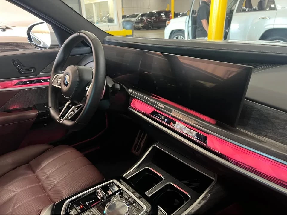 2024 BMW G70 7 Series - Image 10 of 17