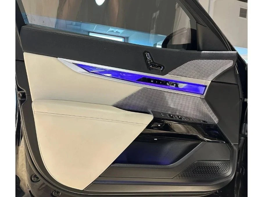 2024 BMW G70 7 Series - Image 12 of 20