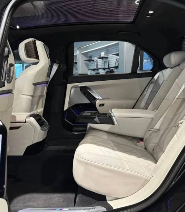 2024 BMW G70 7 Series - Image 15 of 20