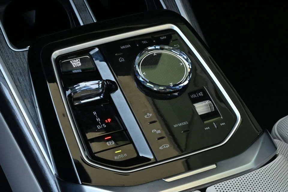 2024 BMW G70 7 Series - Image 16 of 20