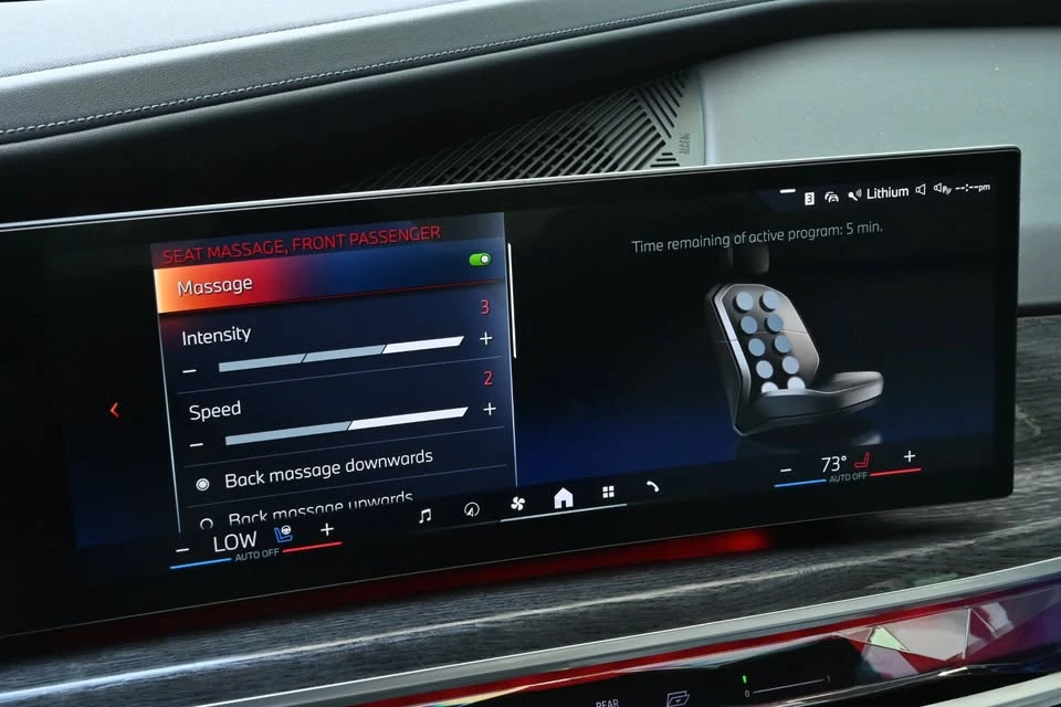 2024 BMW G70 7 Series - Image 15 of 20