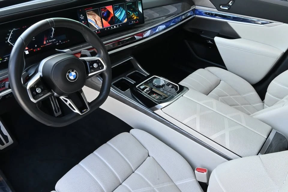 2024 BMW G70 7 Series - Image 12 of 20