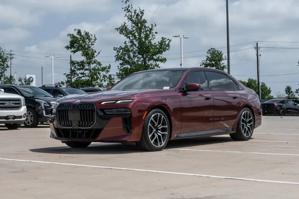 2024 BMW G70 7 Series - Image 3 of 20