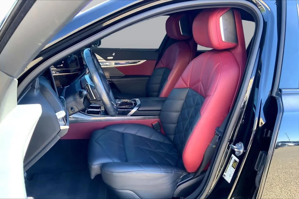 2024 BMW G70 7 Series - Image 8 of 20