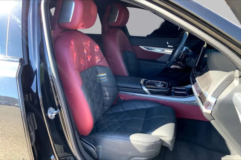 2024 BMW G70 7 Series - Image 9 of 20