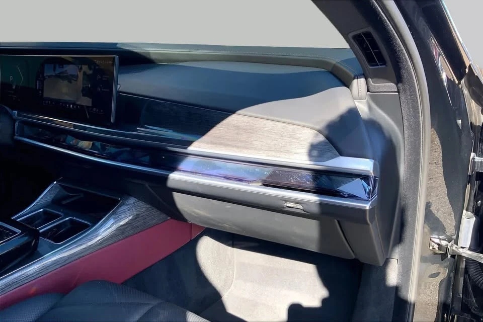 2024 BMW G70 7 Series - Image 18 of 20