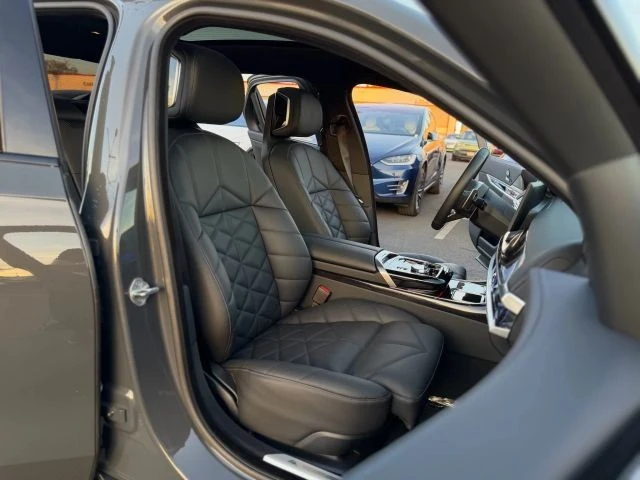 2024 BMW G70 7 Series - Image 11 of 21