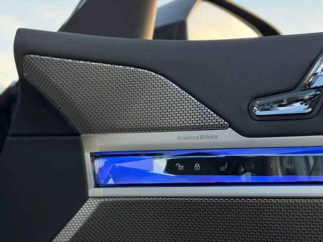 2024 BMW G70 7 Series - Image 16 of 21