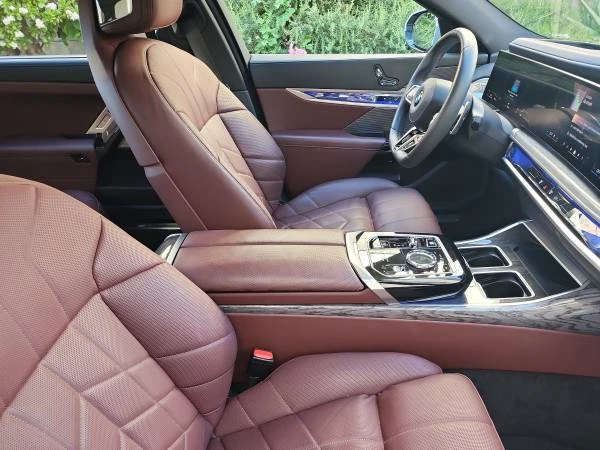 2024 BMW G70 7 Series - Image 13 of 19