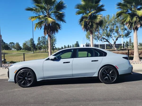 2024 BMW G70 7 Series - Image 3 of 19