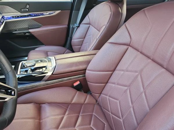 2024 BMW G70 7 Series - Image 14 of 19
