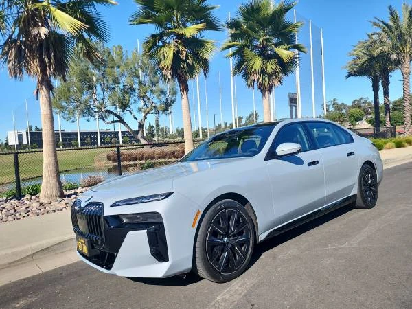 2024 BMW G70 7 Series - Image 2 of 19