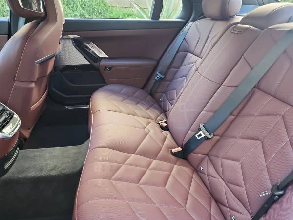2024 BMW G70 7 Series - Image 16 of 19