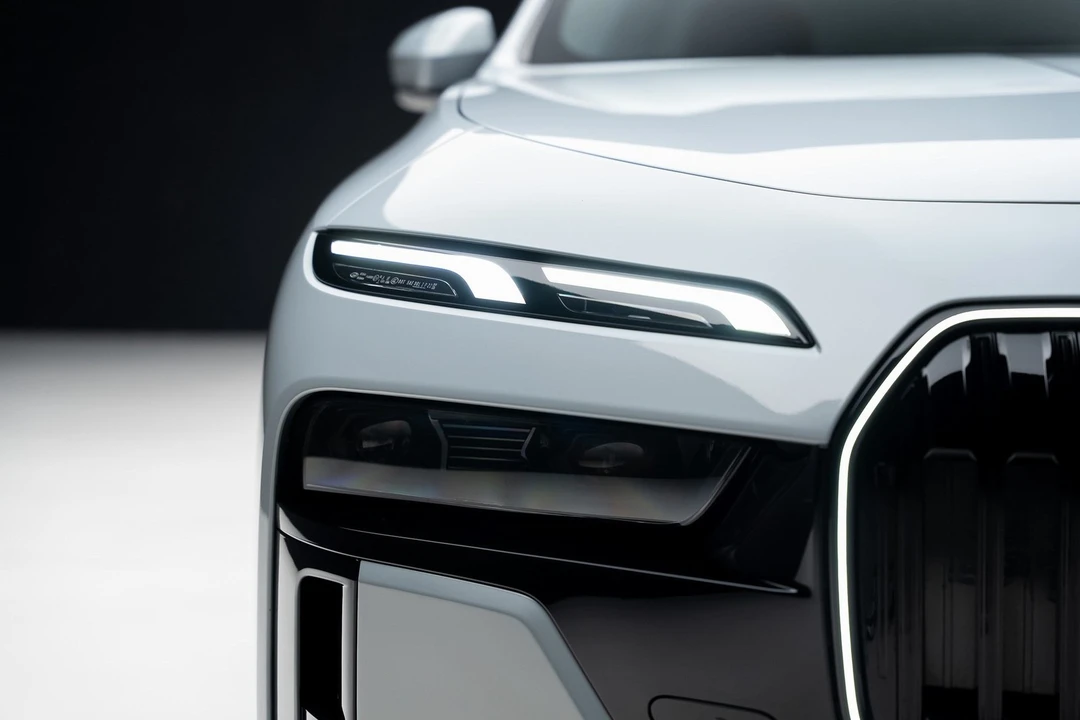 2024 BMW G70 7 Series - Image 8 of 12