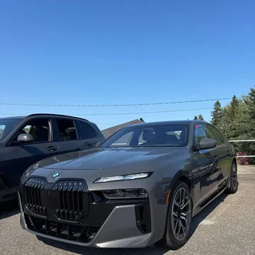 2024 BMW 750e xDrive Sedan