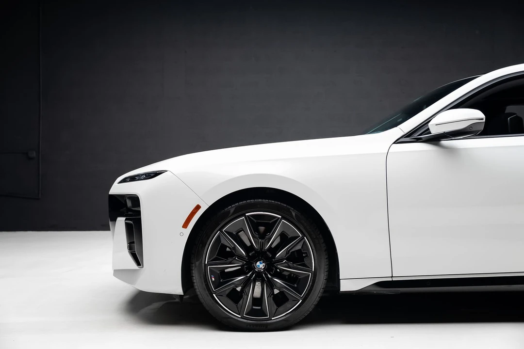 2024 BMW G70 7 Series - Image 19 of 21