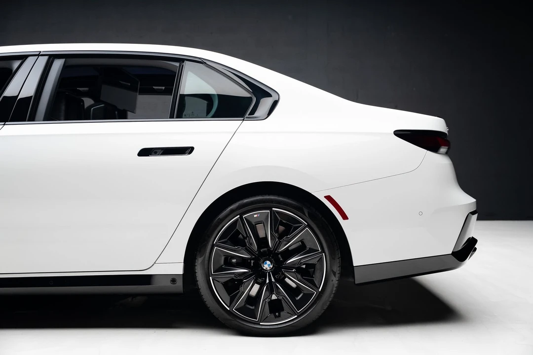 2024 BMW G70 7 Series - Image 21 of 21