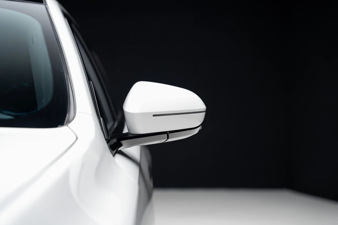2024 BMW G70 7 Series - Image 16 of 21