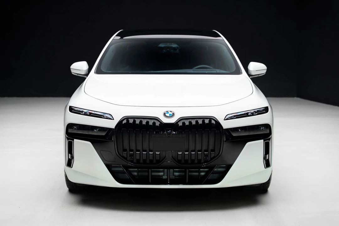 2024 BMW G70 7 Series - Image 8 of 21