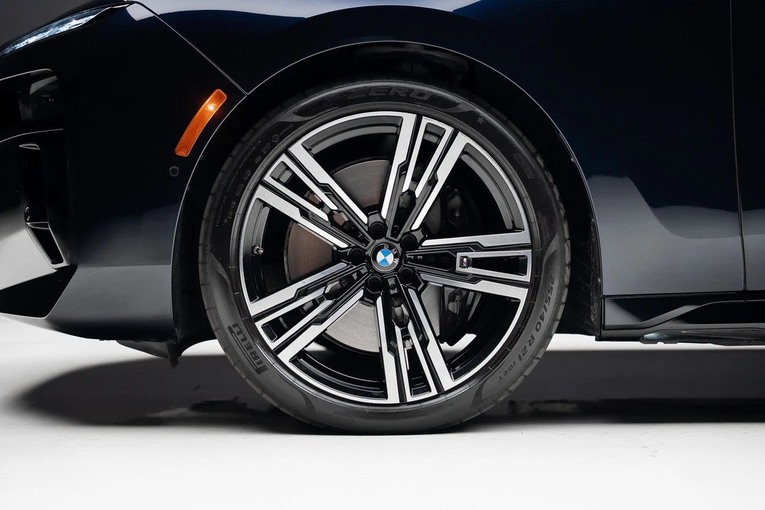 2024 BMW G70 7 Series - Image 19 of 21