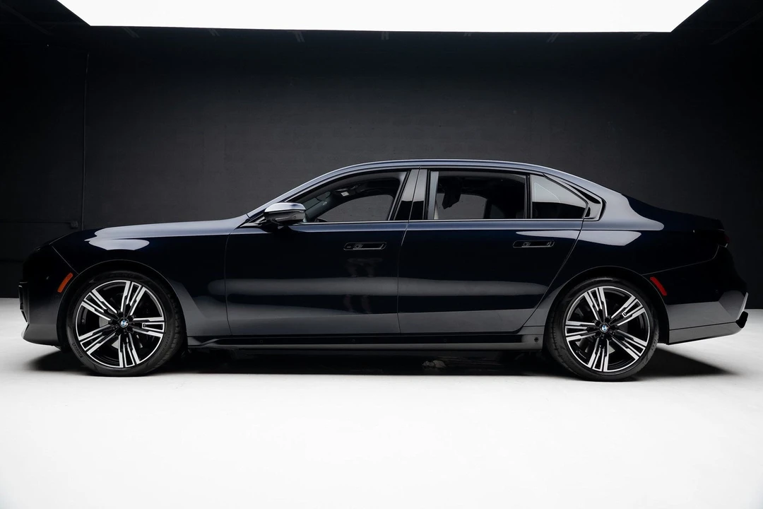 2024 BMW G70 7 Series - Image 17 of 21