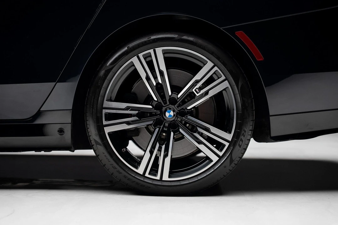 2024 BMW G70 7 Series - Image 21 of 21