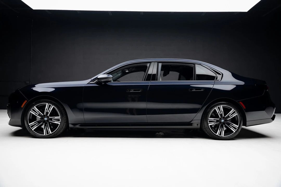 2024 BMW G70 7 Series - Image 16 of 21