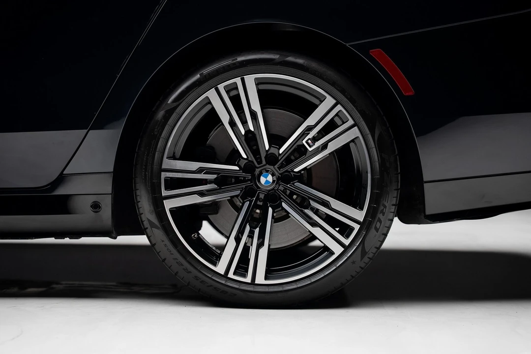 2024 BMW G70 7 Series - Image 21 of 21