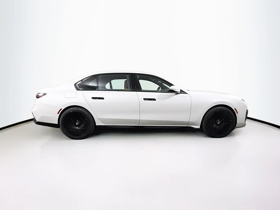 2024 BMW G70 7 Series - Image 9 of 12