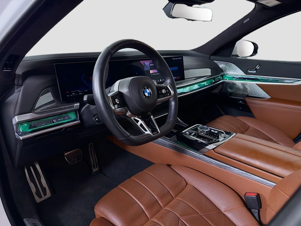 2024 BMW G70 7 Series - Image 11 of 12