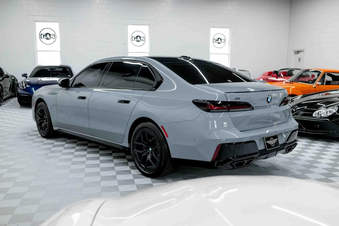 2024 BMW G70 7 Series - Image 9 of 31