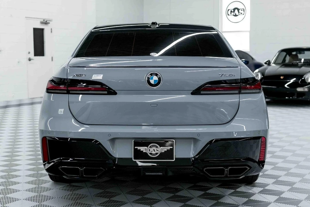 2024 BMW G70 7 Series - Image 8 of 31