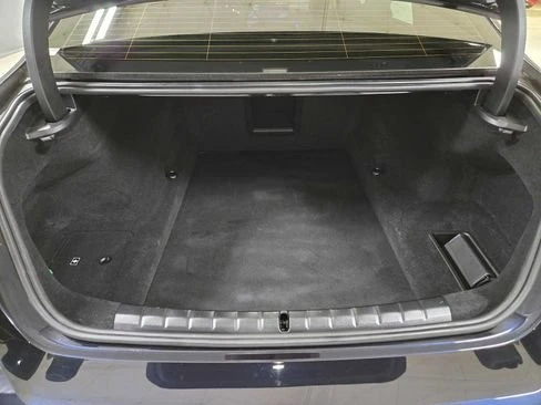 2024 BMW G70 7 Series - Image 12 of 19