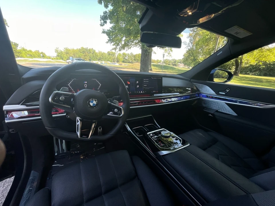 2024 BMW G70 7 Series - Image 10 of 12