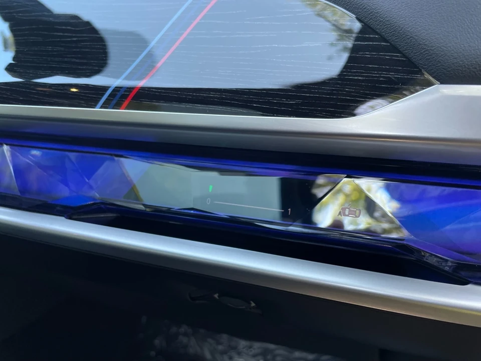 2024 BMW G70 7 Series - Image 14 of 21