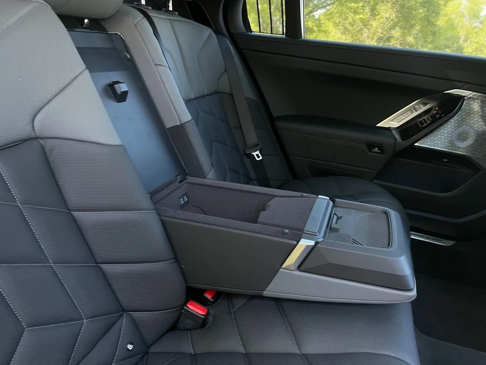 2024 BMW G70 7 Series - Image 21 of 21