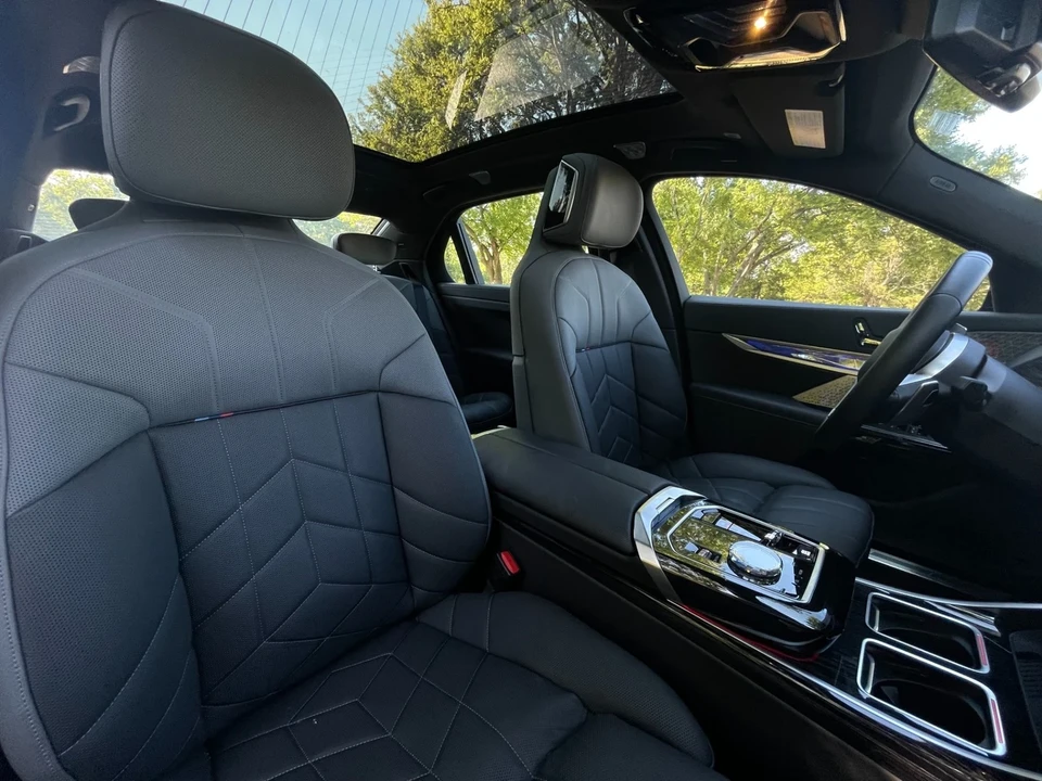 2024 BMW G70 7 Series - Image 16 of 21