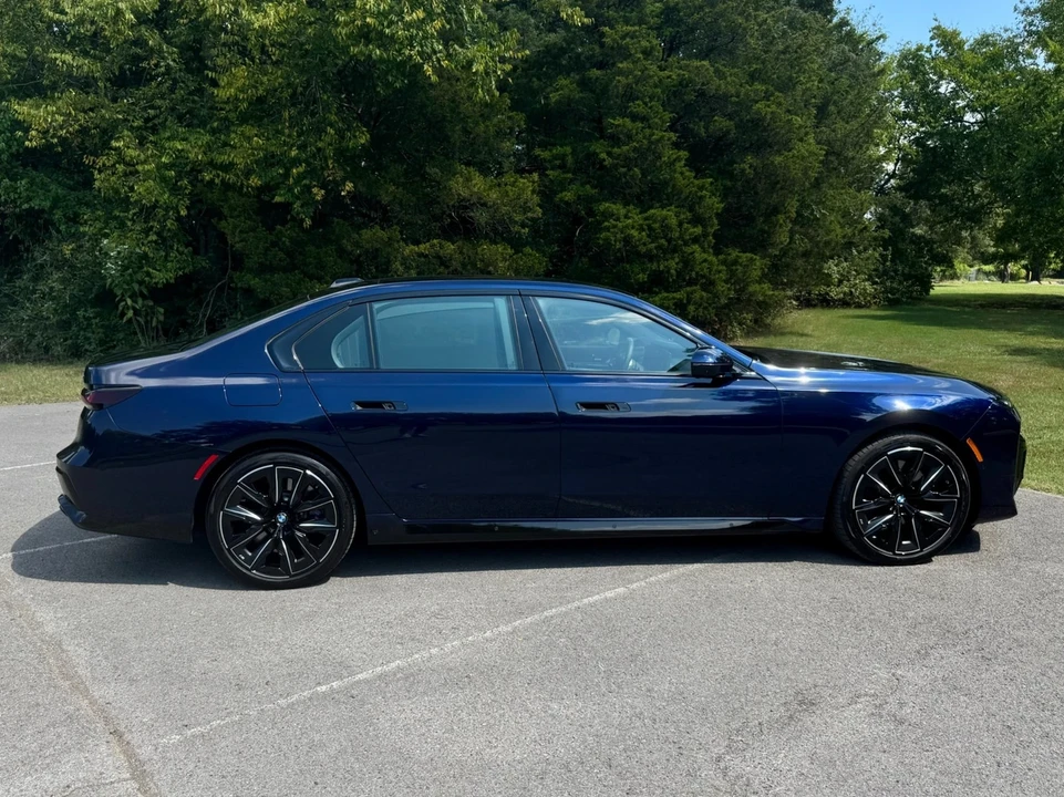2024 BMW G70 7 Series - Image 7 of 12
