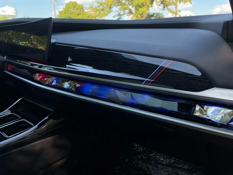 2024 BMW G70 7 Series - Image 15 of 21