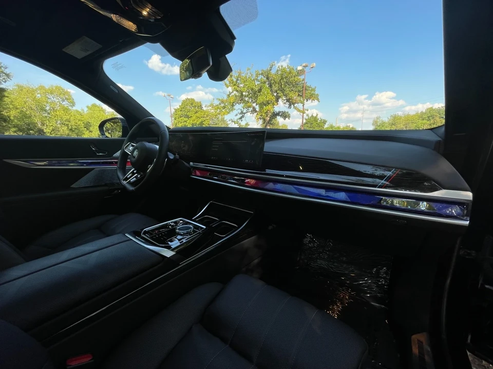 2024 BMW G70 7 Series - Image 13 of 21