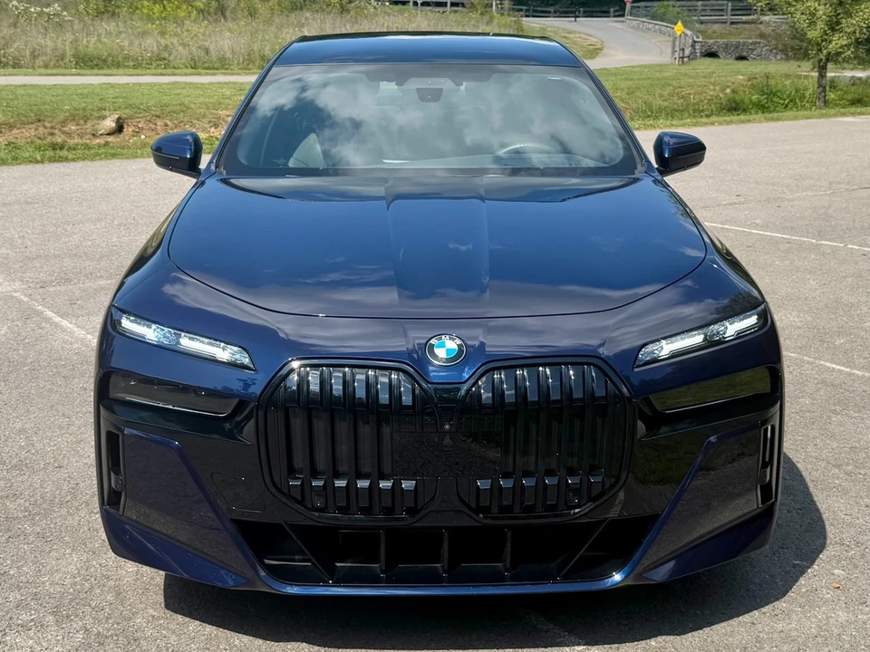 2024 BMW G70 7 Series - Image 5 of 12